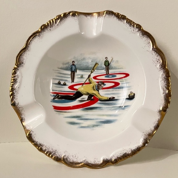 Royal Albert Bone China Curling Ashtray - Great Piece! - Picture 1 of 6